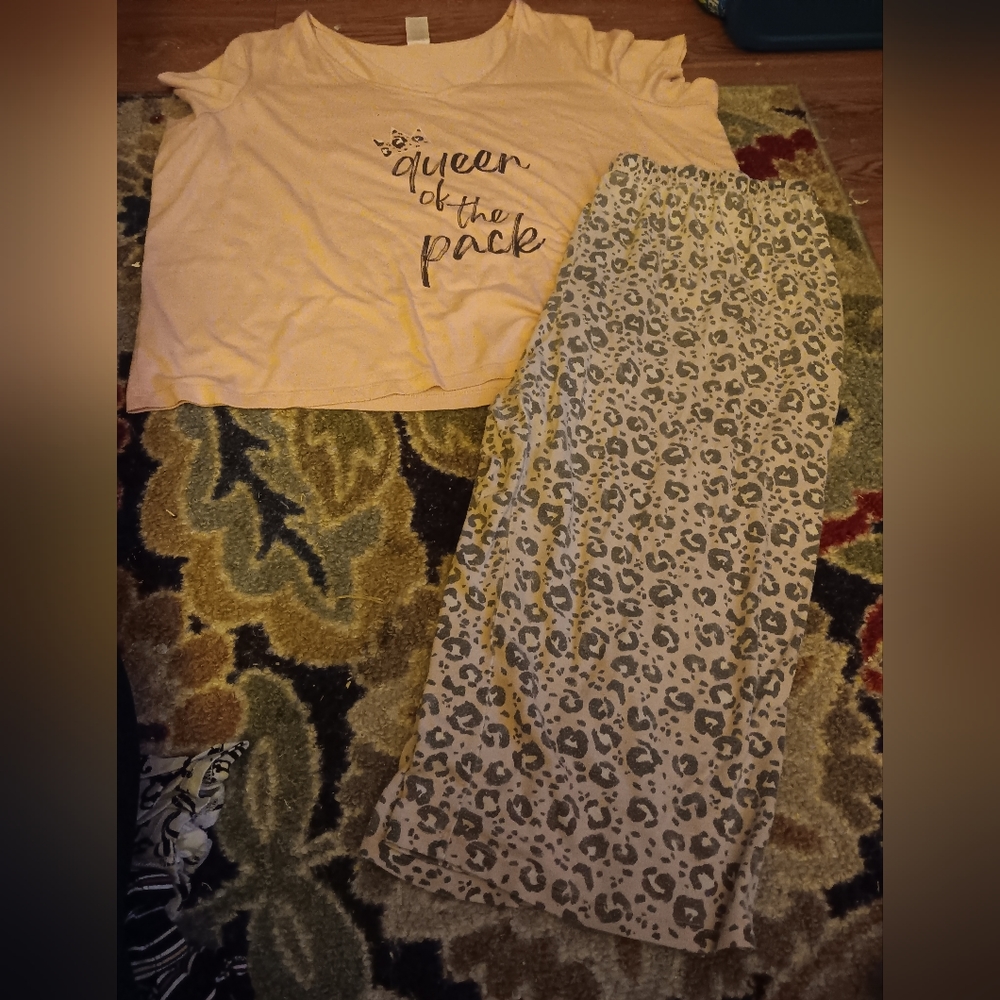 Plus size woman night outfit leopard